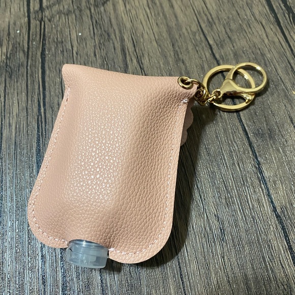 NWOT Erin Condren Peach Sanitizer Keychain - Picture 2 of 3